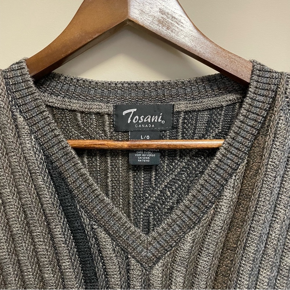 Tosani Vintage 3D Knit Coogie Style V-Neck Geometric Sweater Men’s Large